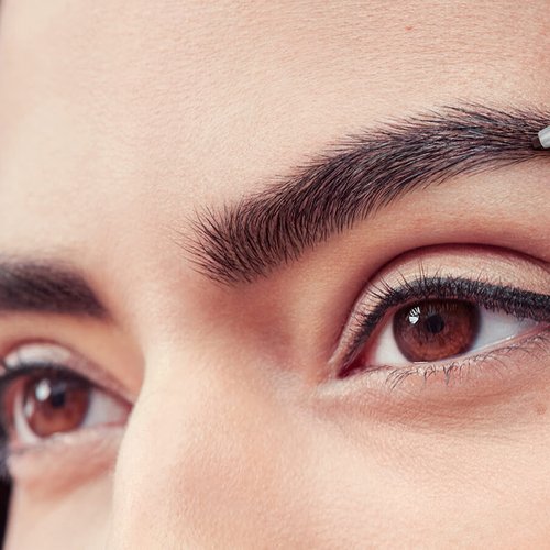 Close Up Skinny Definer Brow Kahina