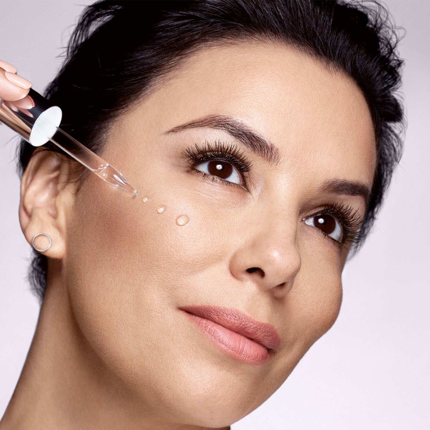 hyaluronik asit kırışıklık karşıtı yüz serumu